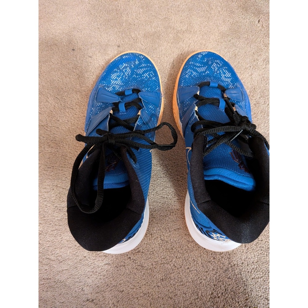 Size 6 (GS) - Nike Kyrie 7 Mid Sisterhood